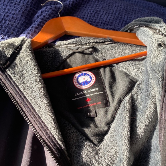 Canada Goose Hoodie - Picture 9 of 9